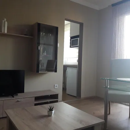 18 Apartment